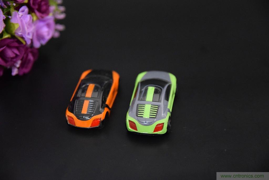 虚拟与现实相结合的飞车游戏，让你体验速度与激情的碰撞！