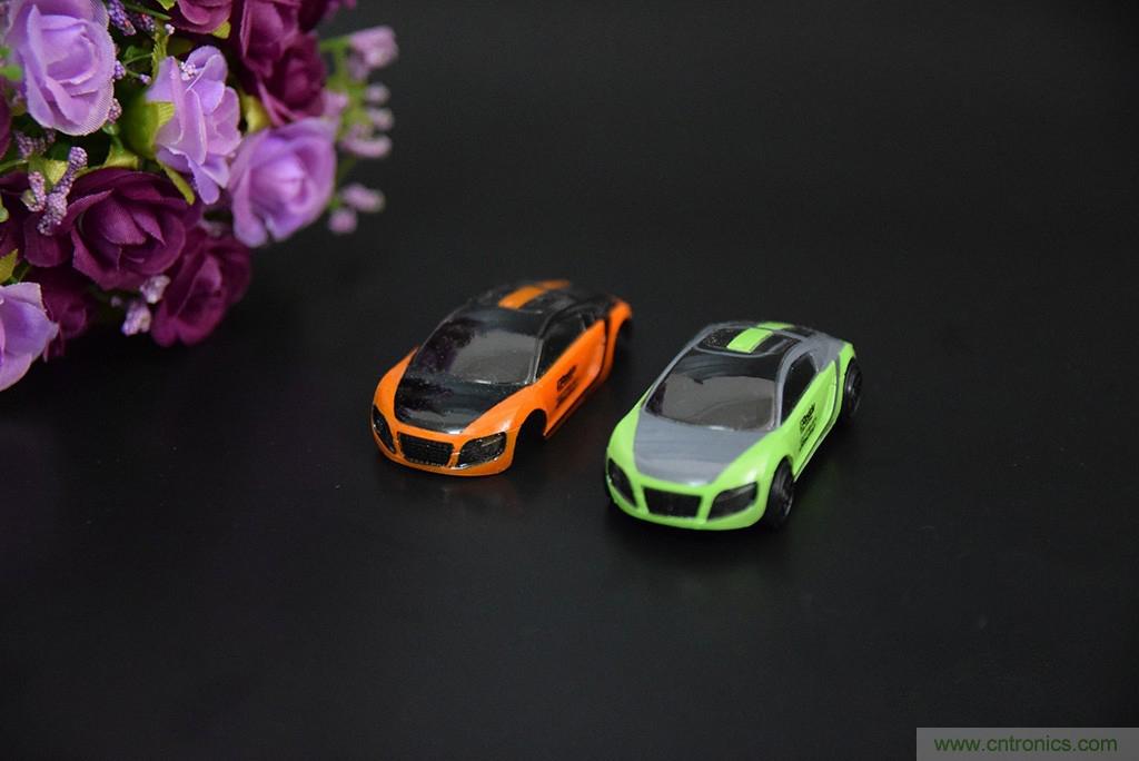 虚拟与现实相结合的飞车游戏，让你体验速度与激情的碰撞！