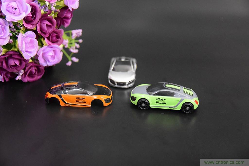 虚拟与现实相结合的飞车游戏，让你体验速度与激情的碰撞！