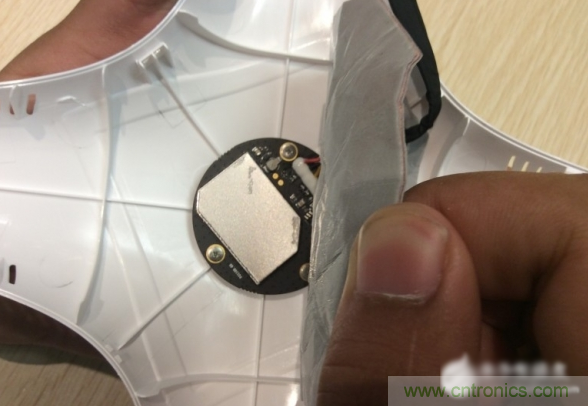 真飞机拆不着，那就来拆拆无人机&ldquo;鼻祖&rdquo;大疆吧！