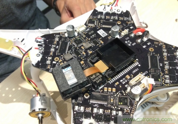 真飞机拆不着，那就来拆拆无人机&ldquo;鼻祖&rdquo;大疆吧！