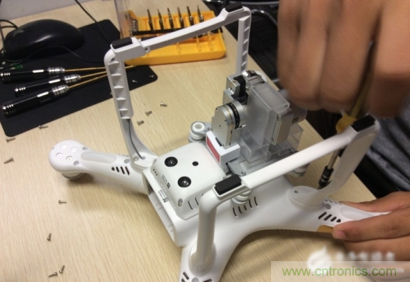 真飞机拆不着，那就来拆拆无人机&ldquo;鼻祖&rdquo;大疆吧！