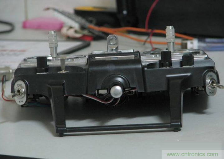 无人机 DIY 制作全过程，酷得不要不要的！