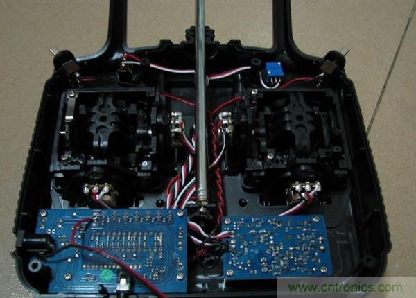 无人机 DIY 制作全过程，酷得不要不要的！