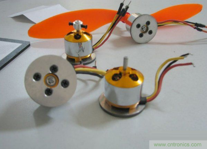 无人机 DIY 制作全过程，酷得不要不要的！