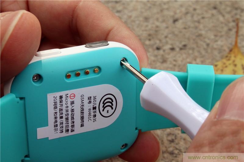 别让《失孤》重演，360儿童手表帮你定住家中小顽童！