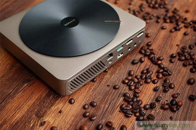 极米 Z4 极光让你在家也能享受影院级别的观影感受