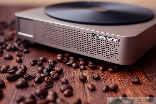 极米 Z4 极光让你在家也能享受影院级别的观影感受