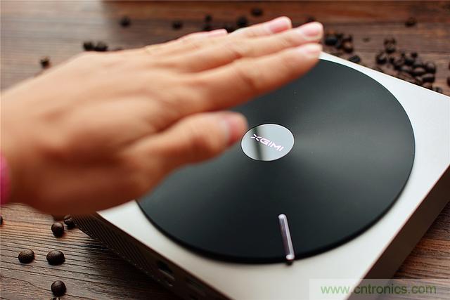 极米 Z4 极光让你在家也能享受影院级别的观影感受