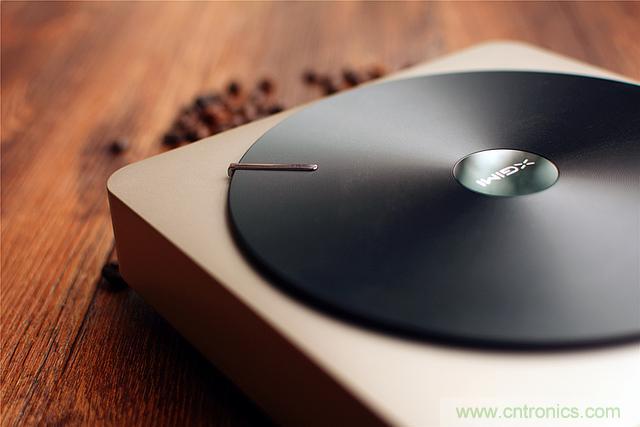 极米 Z4 极光让你在家也能享受影院级别的观影感受