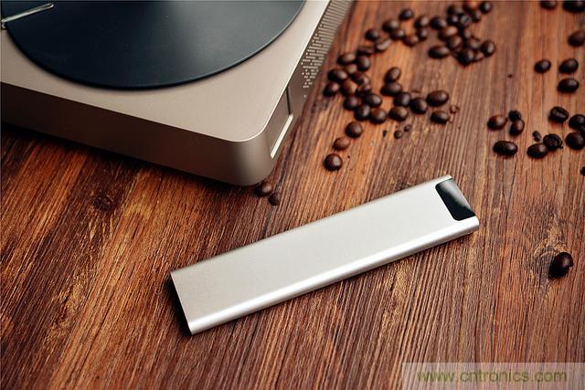 极米 Z4 极光让你在家也能享受影院级别的观影感受