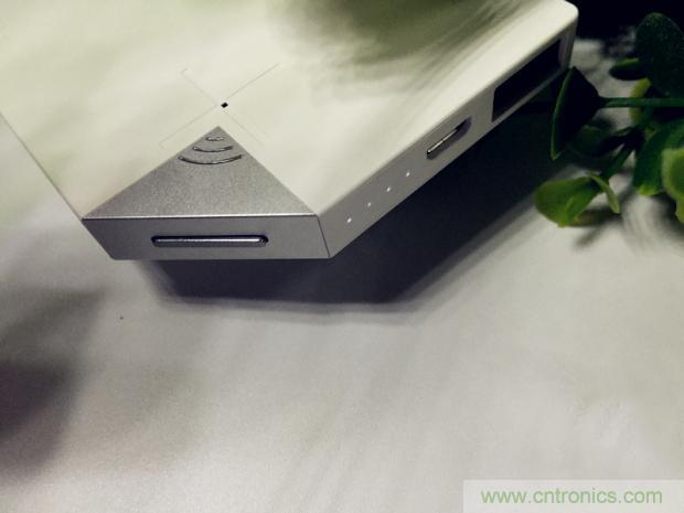 长虹流云智能电源，集&ldquo;充电&rdquo;+&ldquo;存储&rdquo;于一身