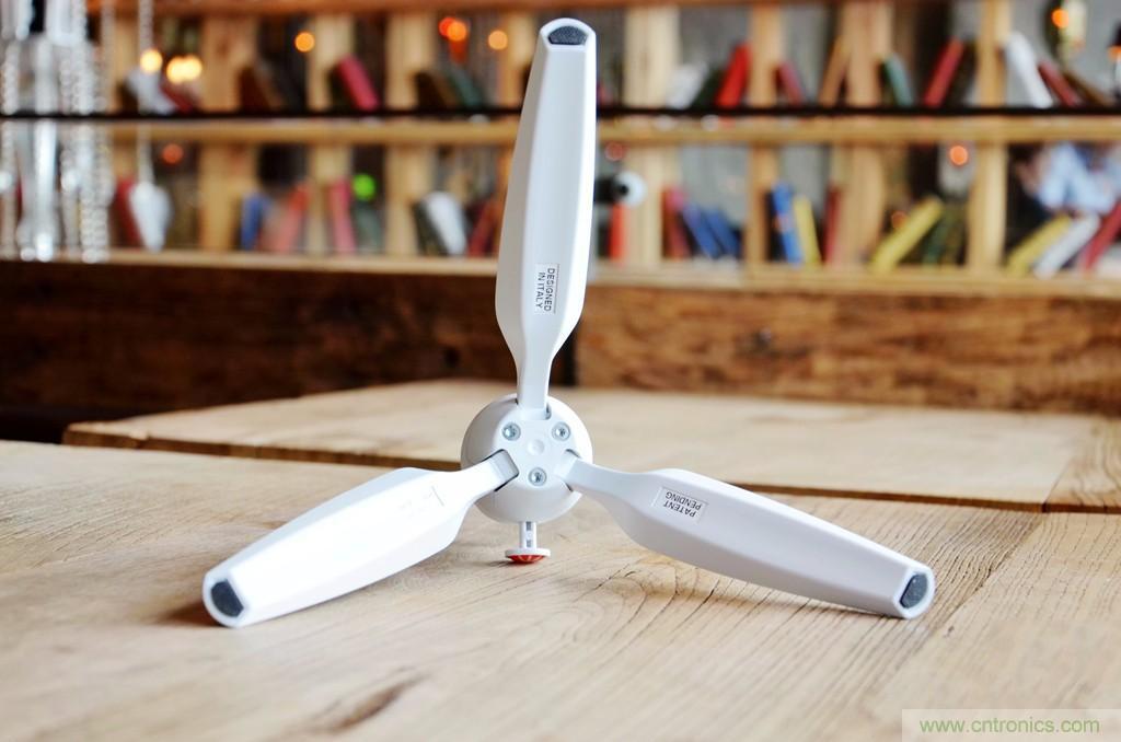 逼格满满的相机便携三脚架，三足鼎立才安全