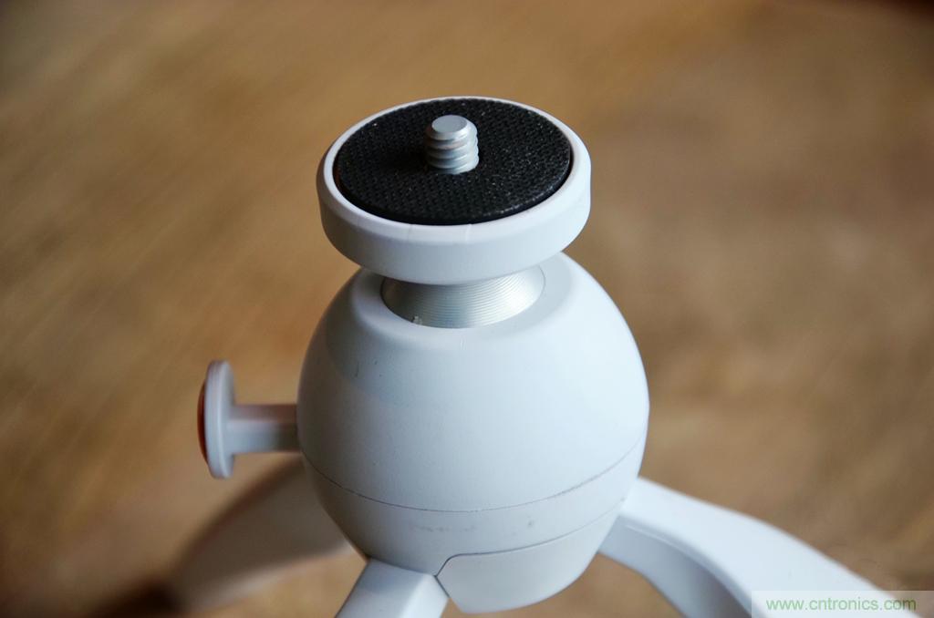 逼格满满的相机便携三脚架，三足鼎立才安全