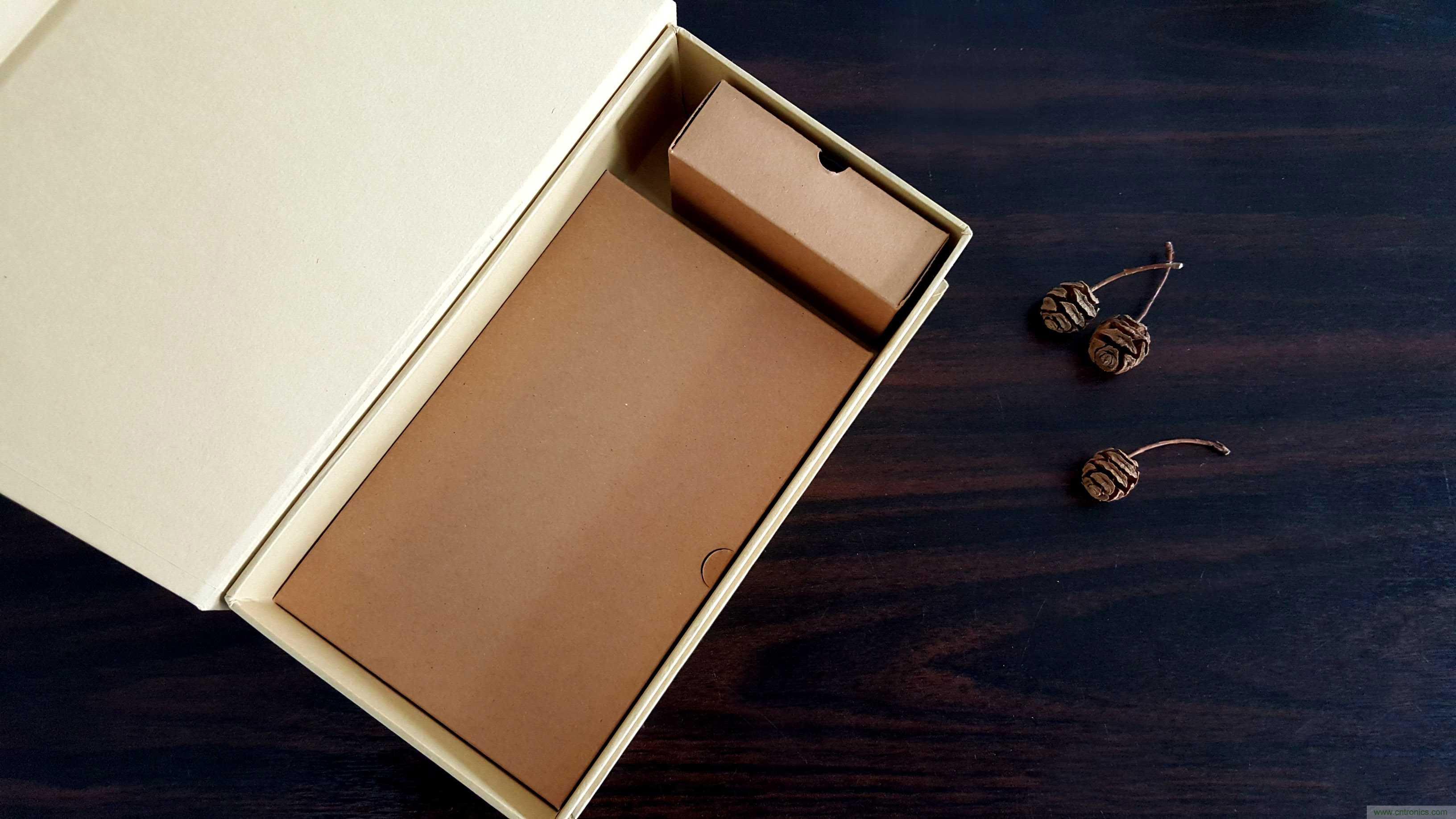 搞怪&ldquo;美人鱼&rdquo;尽享灵克蓝牙音箱的天籁之音！