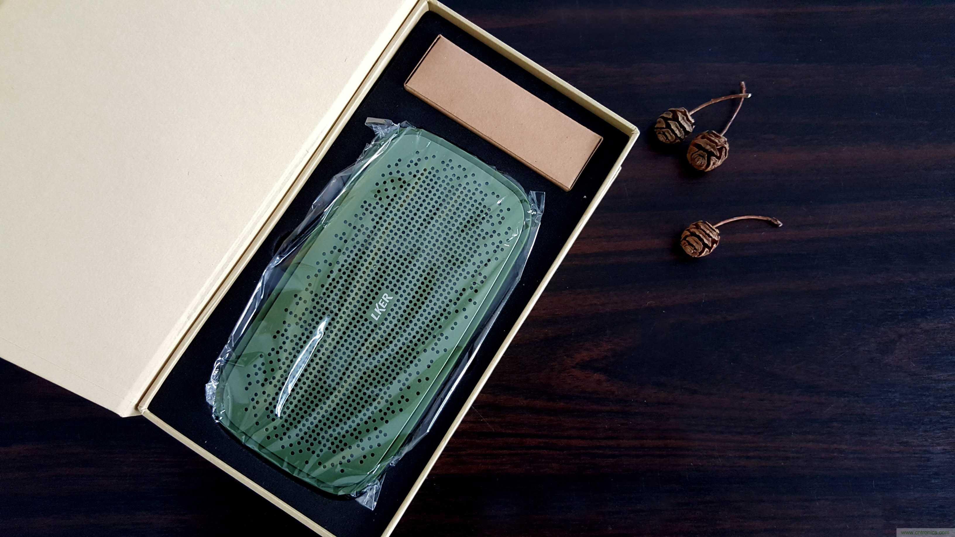 搞怪&ldquo;美人鱼&rdquo;尽享灵克蓝牙音箱的天籁之音！