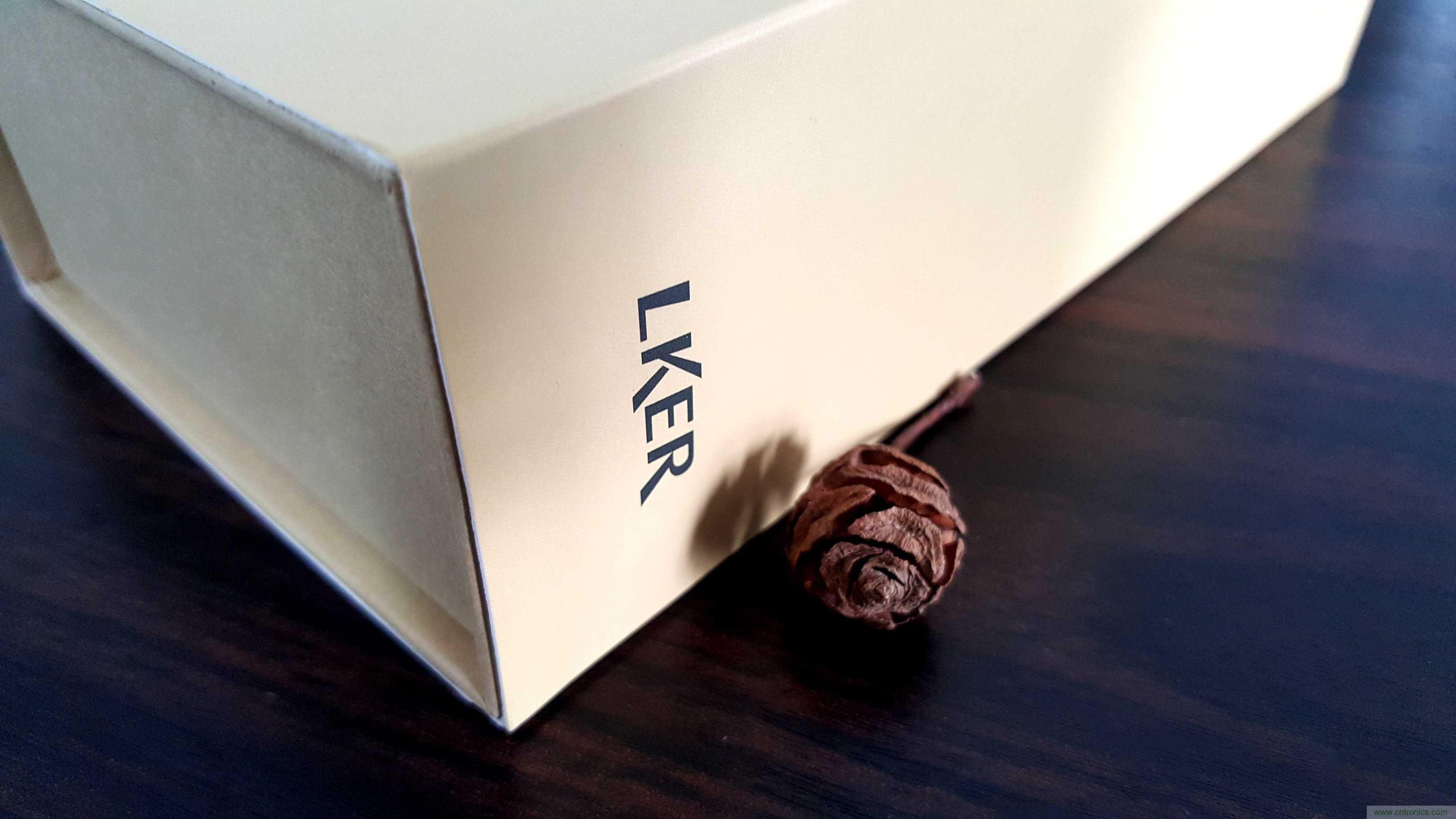 搞怪&ldquo;美人鱼&rdquo;尽享灵克蓝牙音箱的天籁之音！