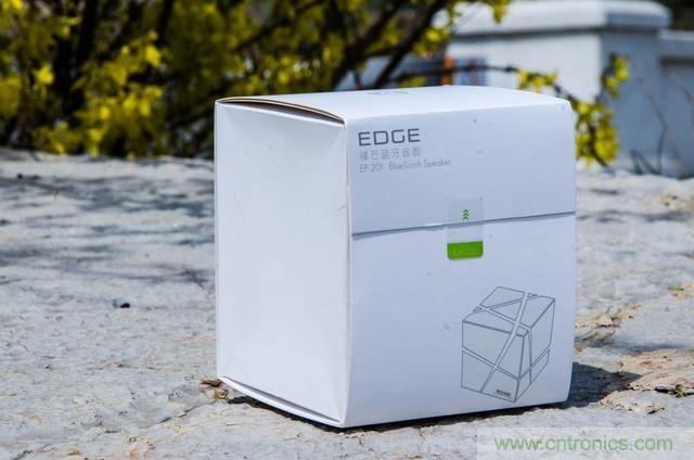 洛斐创意蓝牙音箱，光与建筑点缀生活