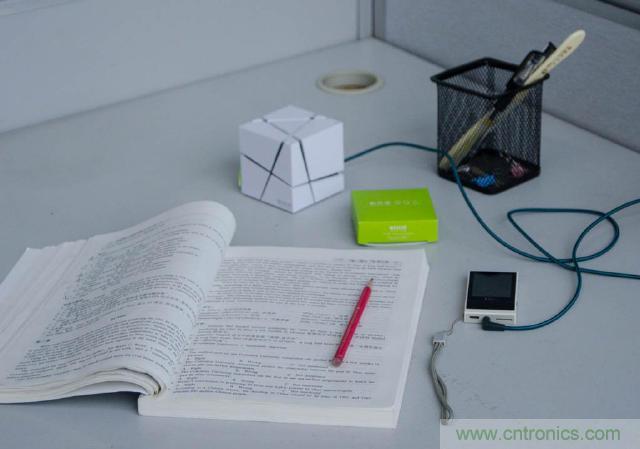 洛斐创意蓝牙音箱，光与建筑点缀生活