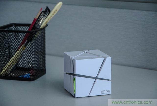 洛斐创意蓝牙音箱，光与建筑点缀生活