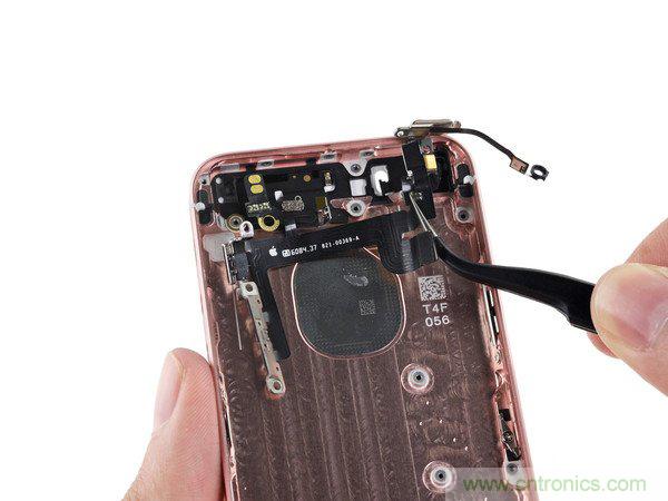 有什么地方没有变？iPhone SE真机拆解