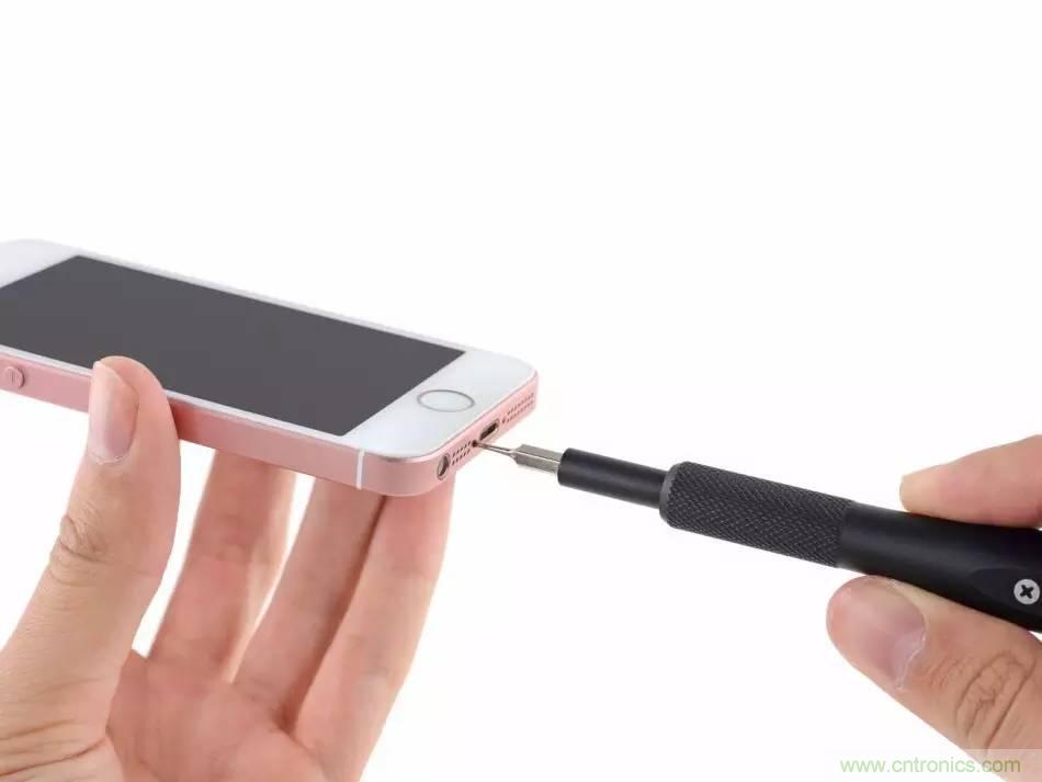 有什么地方没有变？iPhone SE真机拆解