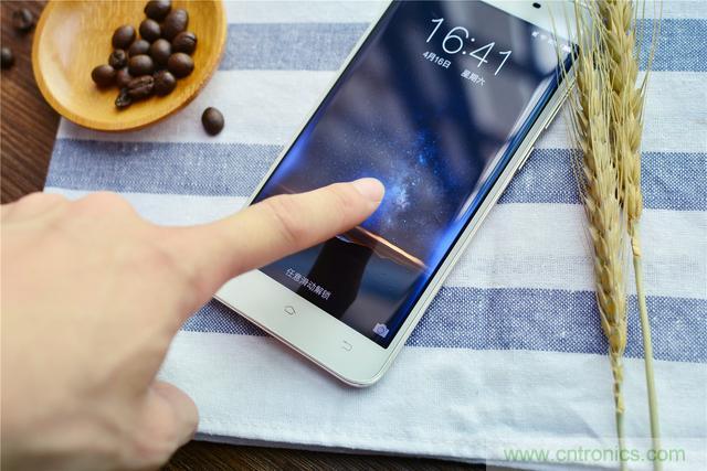 国产手机新标杆-vivo Xplay5全面测评