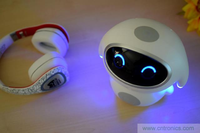 &ldquo;爸爸再不陪我，我就长大了&rdquo;&mdash;&mdash;小腾机器人