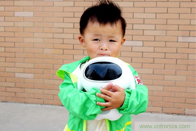 &ldquo;爸爸再不陪我，我就长大了&rdquo;&mdash;&mdash;小腾机器人