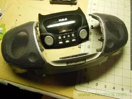 废旧收音机如何变身成酷炫机器人？