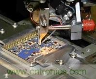 集成电路芯片电极如何引出来？