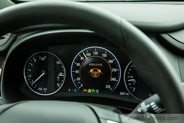 亲测：从ADAS到自动驾驶，不同品牌上路表现对比