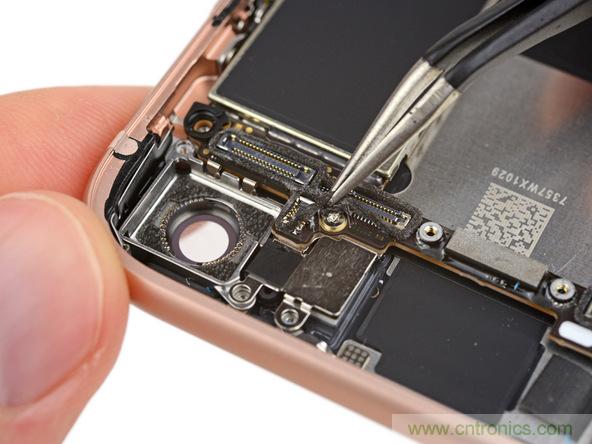 iPhone 8首拆：无线充电版本的iPhone 7？