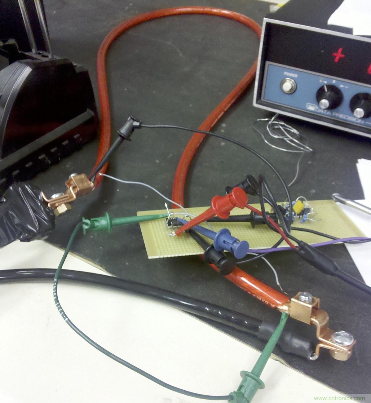 使用铜对大电流测量进行温度补偿