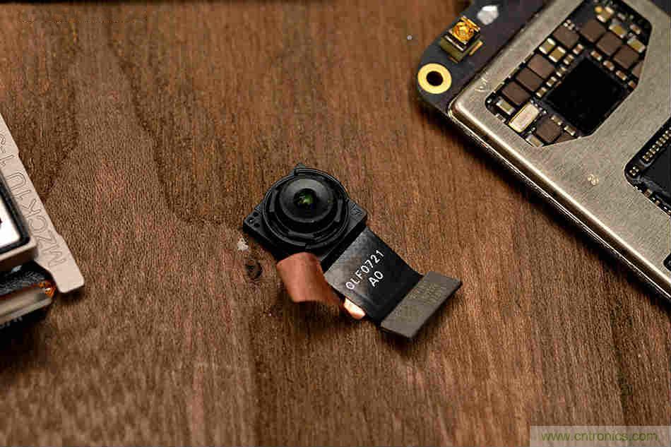 拆解魅族15 Plus：玩转了新概念，但其工艺究竟如何？