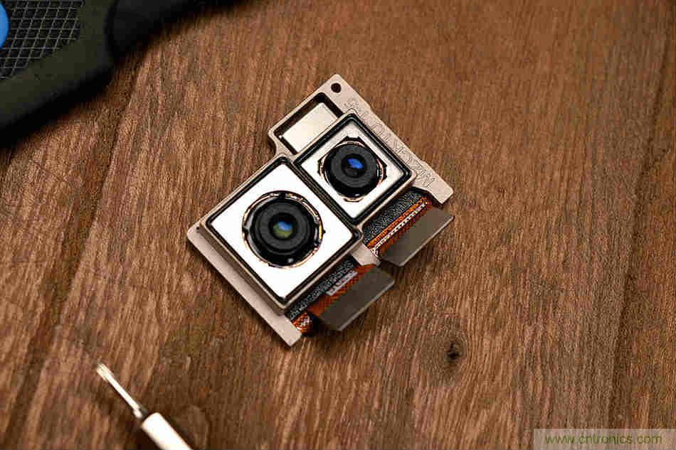 拆解魅族15 Plus：玩转了新概念，但其工艺究竟如何？