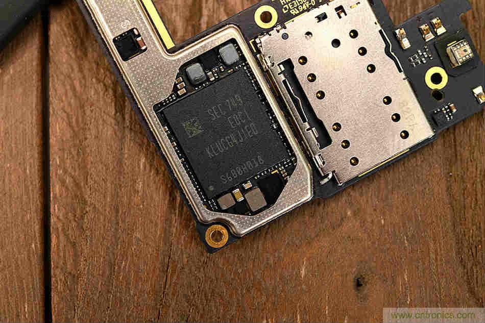 拆解魅族15 Plus：玩转了新概念，但其工艺究竟如何？