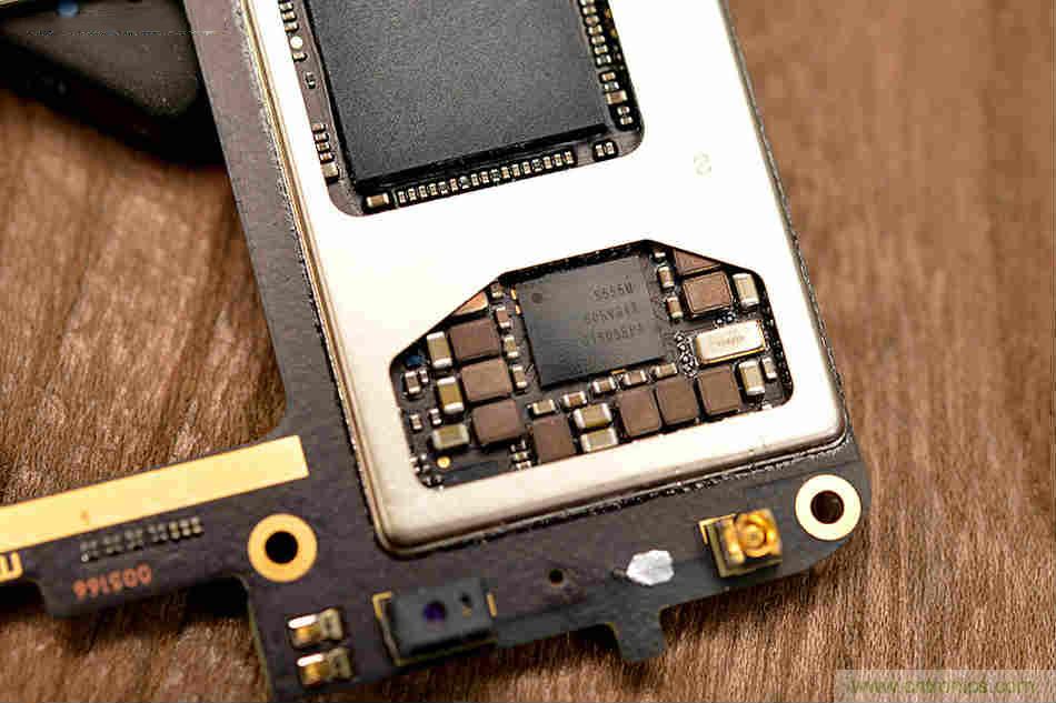 拆解魅族15 Plus：玩转了新概念，但其工艺究竟如何？