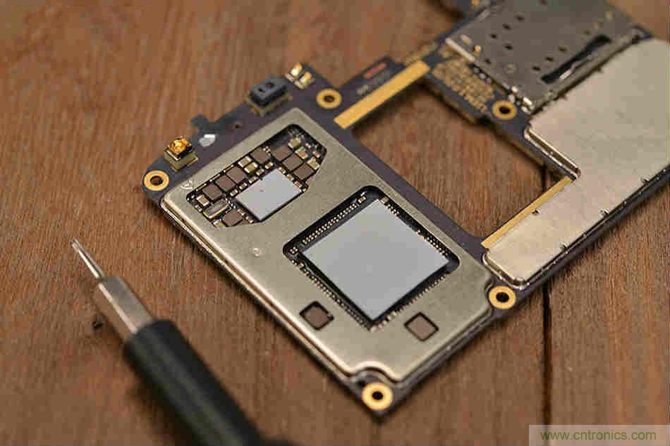 拆解魅族15 Plus：玩转了新概念，但其工艺究竟如何？