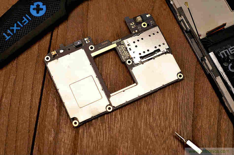 拆解魅族15 Plus：玩转了新概念，但其工艺究竟如何？