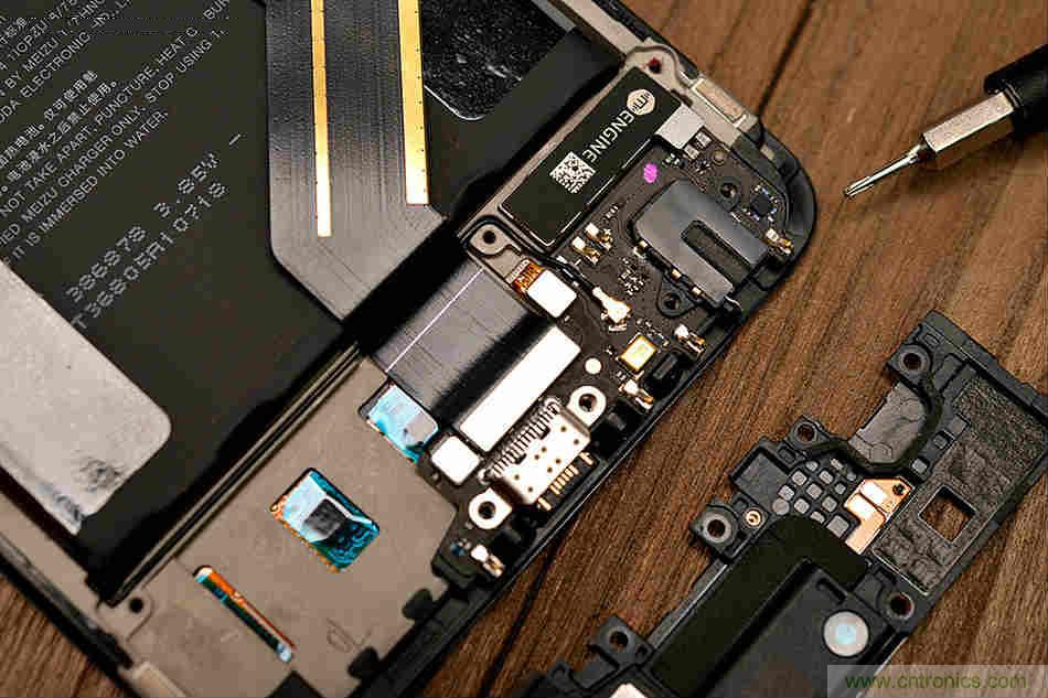 拆解魅族15 Plus：玩转了新概念，但其工艺究竟如何？