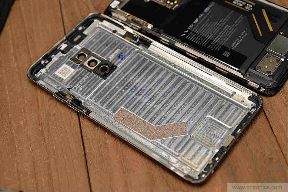 拆解魅族15 Plus：玩转了新概念，但其工艺究竟如何？