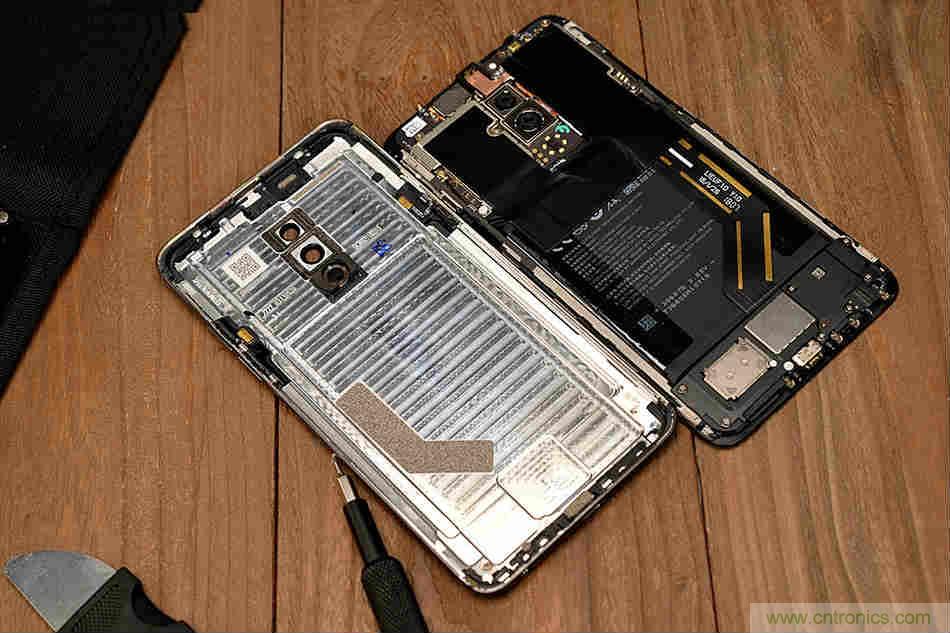 拆解魅族15 Plus：玩转了新概念，但其工艺究竟如何？