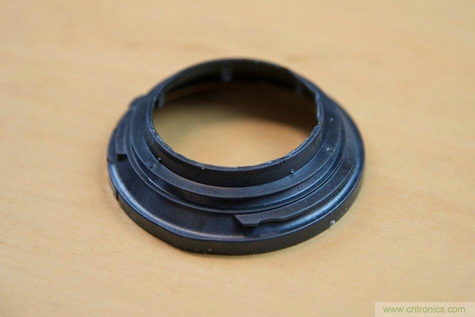 拆解戴森吹风机：近三千元的价格贵在哪？