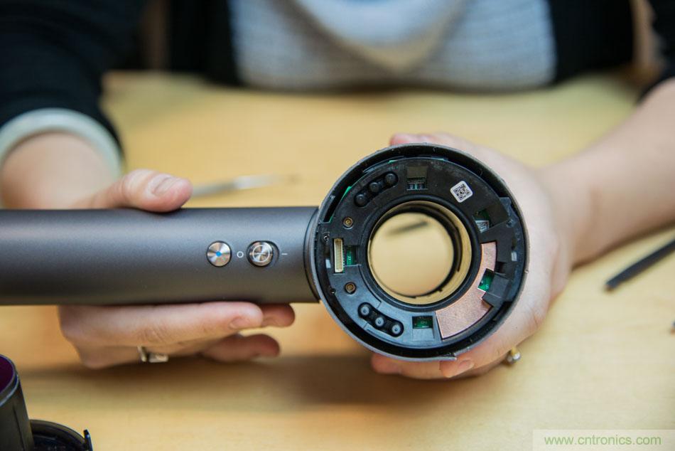 拆解戴森吹风机：近三千元的价格贵在哪？