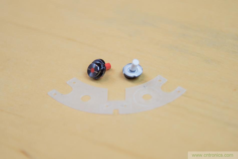 拆解戴森吹风机：近三千元的价格贵在哪？