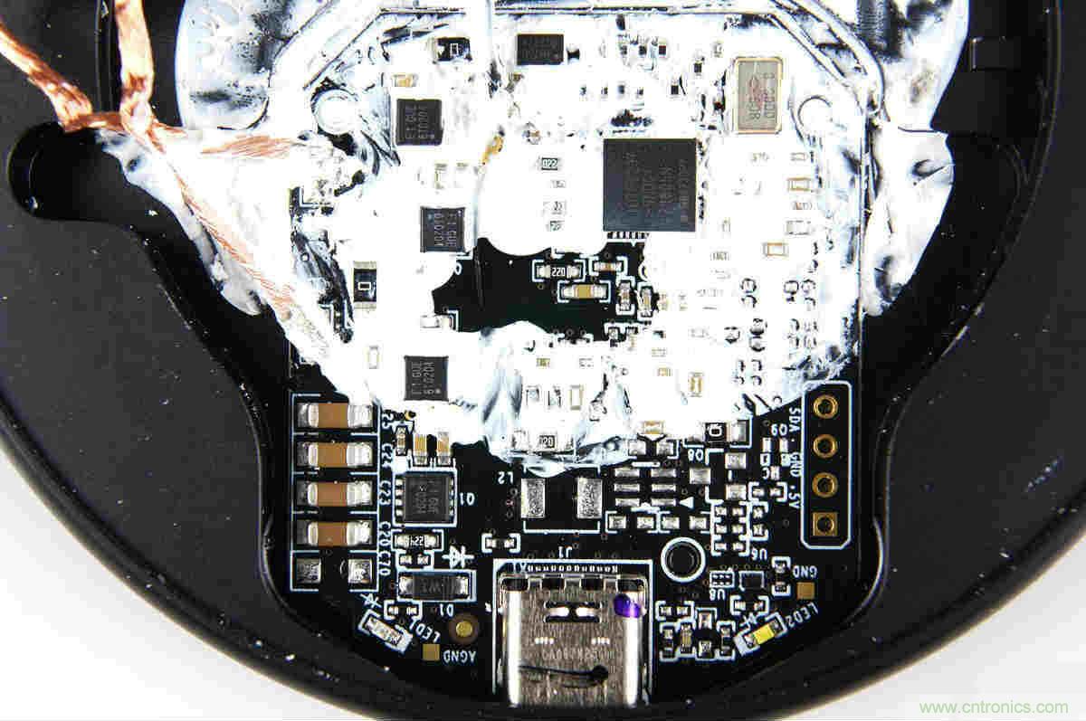 拆解对比：系出同门，小米、紫米无线充电器的差别有多大？