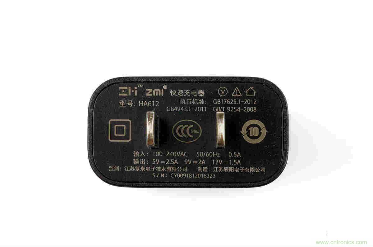 拆解对比：系出同门，小米、紫米无线充电器的差别有多大？