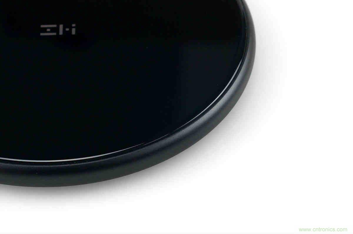 拆解对比：系出同门，小米、紫米无线充电器的差别有多大？