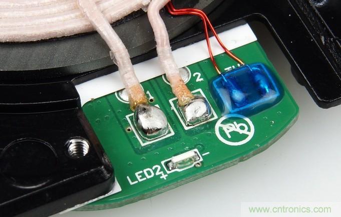 拆解对比：系出同门，小米、紫米无线充电器的差别有多大？